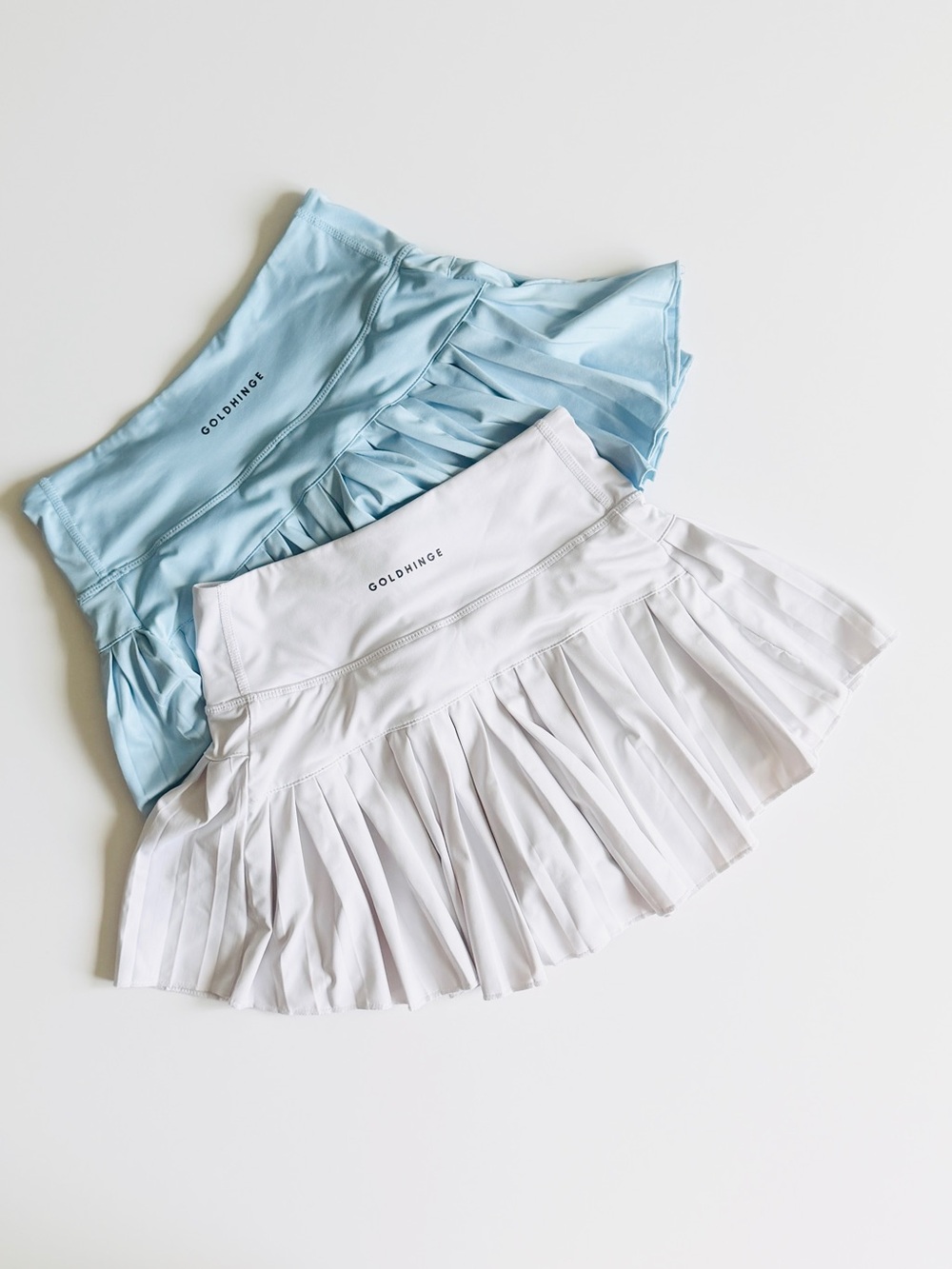 2PCS Gold Hinge XS light blue and white high rise pleated mini skirt set